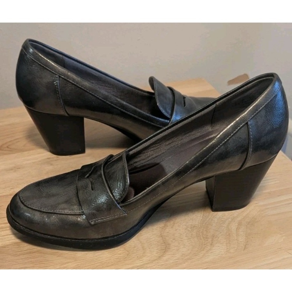 Lifestride Velocity‎ Women's 8.5 Metallic Penny Loafer Heels Pewter Memory Foam